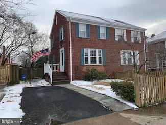 2104 27th St S, Arlington, VA 22206