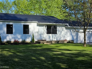 65 Park St, Marshallville, OH 44645