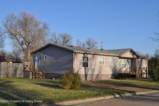810 2nd Ave W, Lemmon, SD 57638