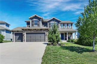 8704 W 166th St, Overland Park, KS 66085