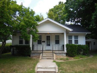 2217 Vine St, South Bend, IN 46615