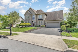 5815 Aspen Ln, Enola, PA 17025