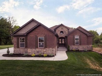 2993 Crystal Lake Dr, Jeffersonville, IN 47130