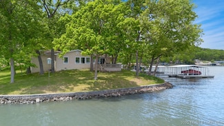 55 Poseidon Ct, Sunrise Beach, MO 65079