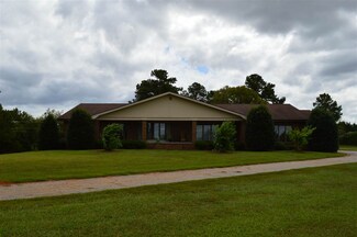 1235 Swofford Dr, Cowpens, SC 29330