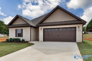 116 Alton Dale Dr, Toney, AL 35773
