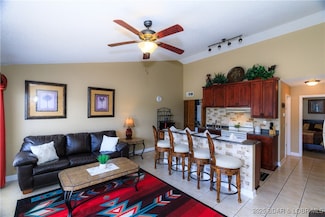 150 Southwood Shores Place Unit 4C, Village of Four Seasons, MO 65049