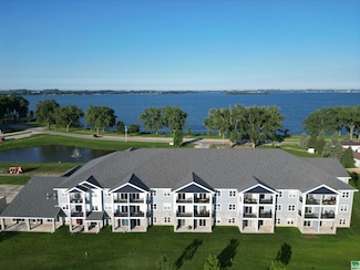201 Sunrise Park Rd Unit 311, Storm Lake, IA 50588