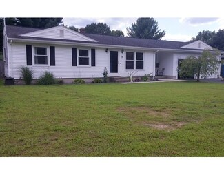 14 Griswold Cir, Granby, MA 01033