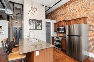 326 N Boonville Ave Unit 301, Springfield, MO 65806