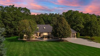 674 Harvest Rd, Valparaiso, IN 46383