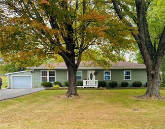 7112 Peach Tree Ln, Georgetown, IN 47122