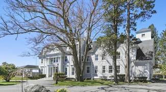 824 Tucker Rd, Dartmouth, MA 02747