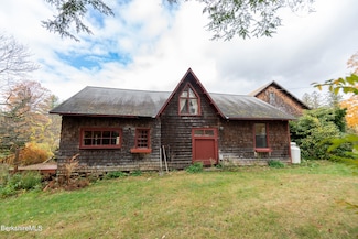 2 Devon Rd, Lee, MA 01238