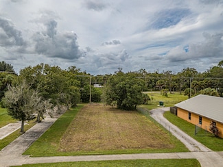 118 N Broadway St, Fellsmere, FL 32948