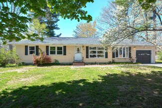 3 Sycamore St, Hudson, NH 03051