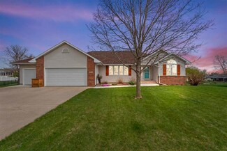2275 Charleston Ct, Marion, IA 52302