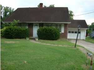 702 S 7th St, Cannelton, IN 47520