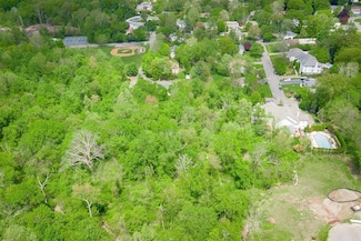 33 Pilgrim Ln, Monsey, NY 10952