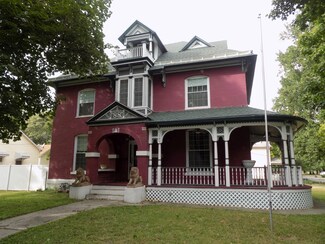 105 W 6th St, Carrollton, MO 64633