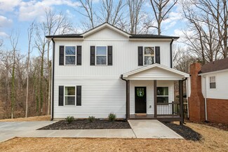 2117 Arapaho Dr, Charlotte, NC 28214