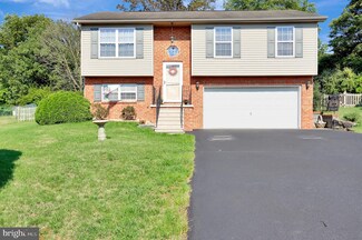 17008 Reading Dr, Williamsport, MD 21795