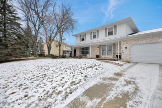 5211 Greenbriar Rd, Lansing, MI 48917