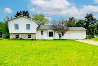 12641 Patricia Ave, Grant, MI 49327