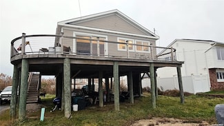 88 Bayview Ave W, Lindenhurst, NY 11757