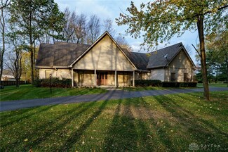 707 Mcbee Rd, Sugarcreek Township, OH 45305