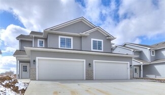 7000 Lake Hill Dr Unit 22, Des Moines, IA 50320