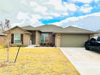 1004 S Appaloosa Ln, Mustang, OK 73064