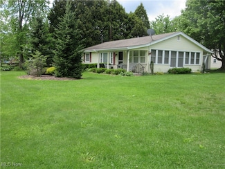 5991 Lakeshore Dr, Andover, OH 44003