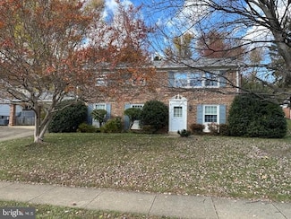 9508 Old Creek Dr, Fairfax, VA 22032