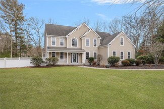 50 Midnight Ct, Saunderstown, RI 02874