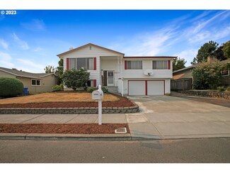 13170 NE Shaver St, Portland, OR 97230
