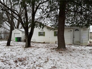 1125 Prospect St, Barberton, OH 44203