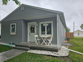 720 N 6th Ave, Broken Bow, NE 68822