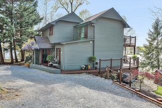 1055 Sunset Trail, Moneta, VA 24121