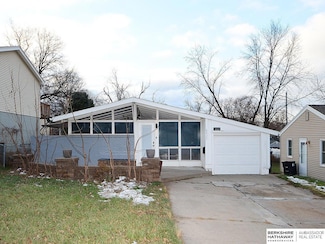 6927 Bedford Ave, Omaha, NE 68104