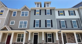 2010 Stanford Ln, Newport News, VA 23608