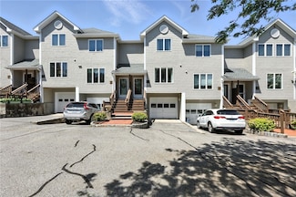 469 North Ln, Bristol, RI 02809