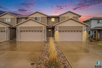 4217 N Knob Hill Ct, Sioux Falls, SD 57107