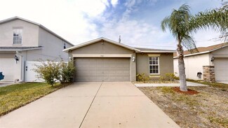 7982 Carriage Pointe Dr, Gibsonton, FL 33534