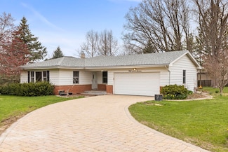5716 Kingston Ave, Lisle, IL 60532