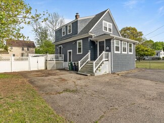 30 Belt St, Warwick, RI 02889