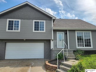 7903 Bartlett St, Omaha, NE 68122