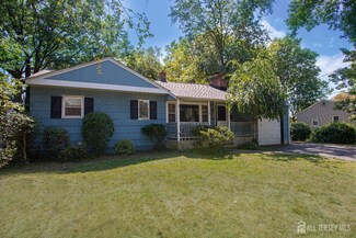 38 Magnolia St, Edison, NJ 08817