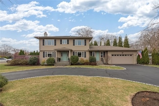45 Surrey Dr, Cranston, RI 02920