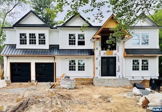 296 Montana St, Paramus, NJ 07652